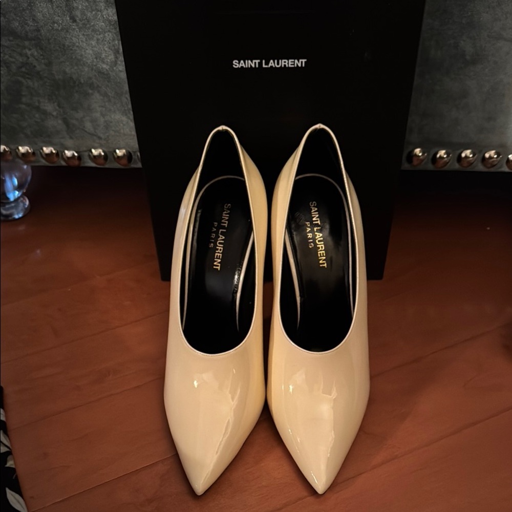 Saint Laurent Cream Heels Sleek Minimalist Design